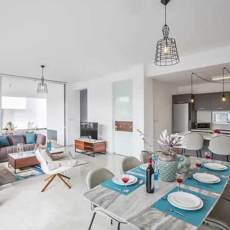 Olivine 3 Bedroom Vila *