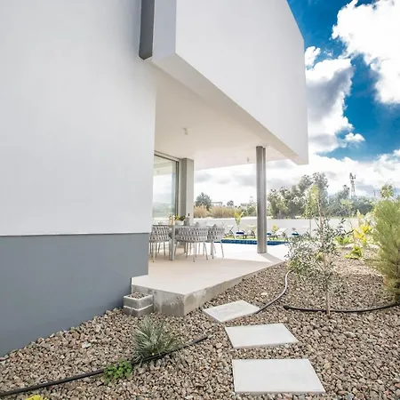 Olivine 3 Bedroom Вилла